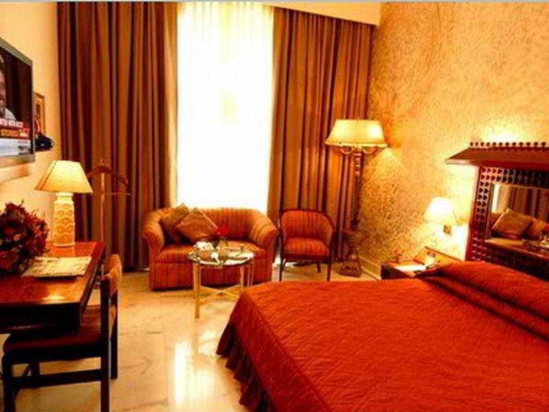 גורגאון Ashok Country Resort מראה חיצוני תמונה